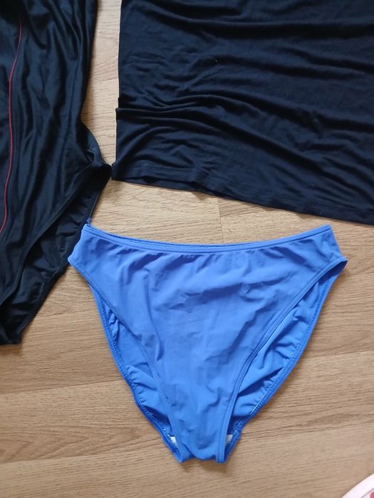Cutie cu lenjerii si costum de baie