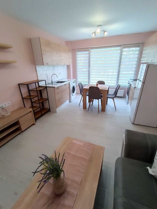 Дава се под наем Двустаен апартамент в Перник, Изток - 45 кв.м за 348.84 € - Снимка #1