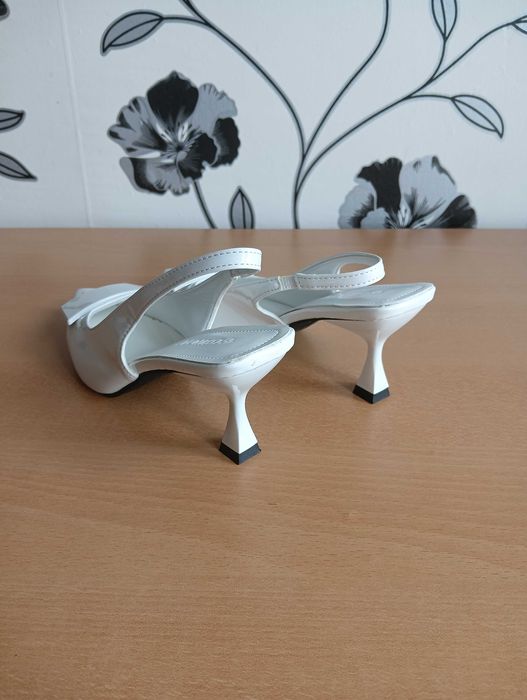 Дамски обувки на ток