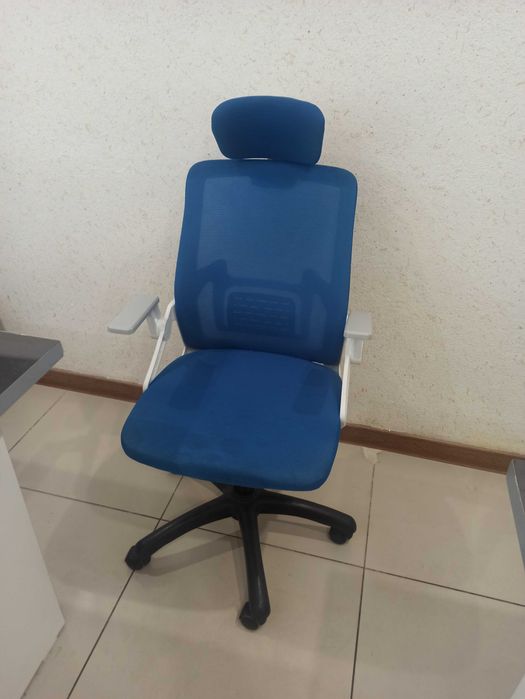Продам офисное Кресло