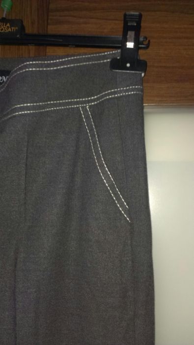 Costum de dama business, nou,material moale din  80%lana, gri inchis