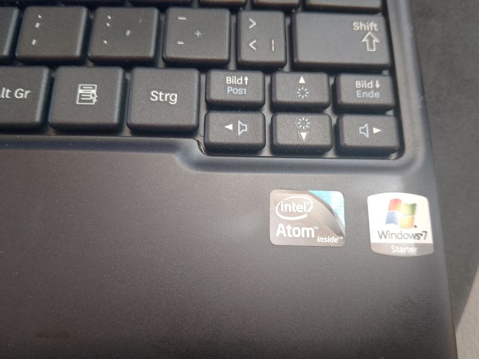 Мини лаптоп SAMSUNG