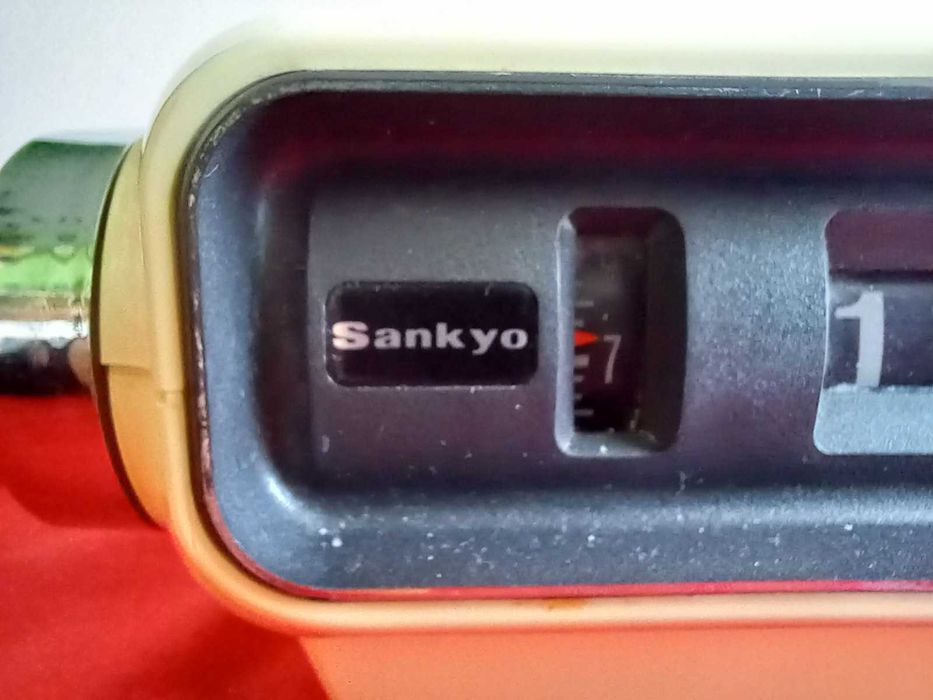 Sanyo ,Флип Часовник с Будилник