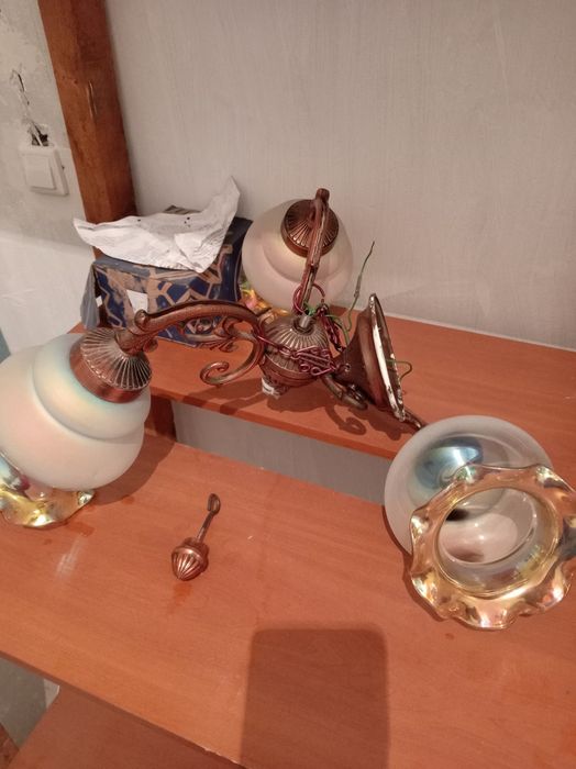 Продам люстры хорошего качества,