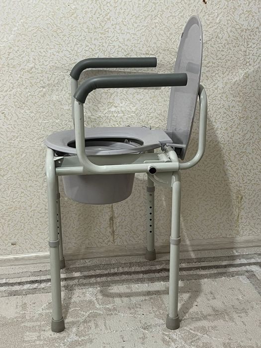 Санитарный.   стул