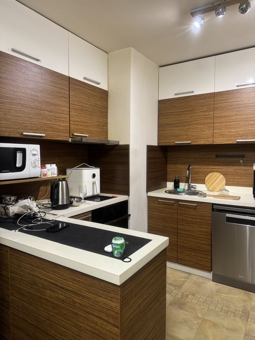 Кухня и обзавеждане