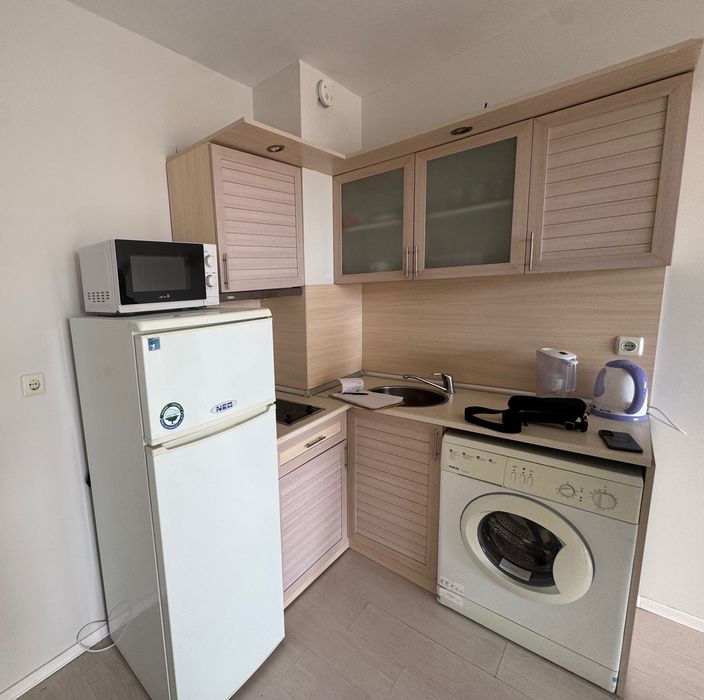 Продавам кухненски шкафове с иборудване