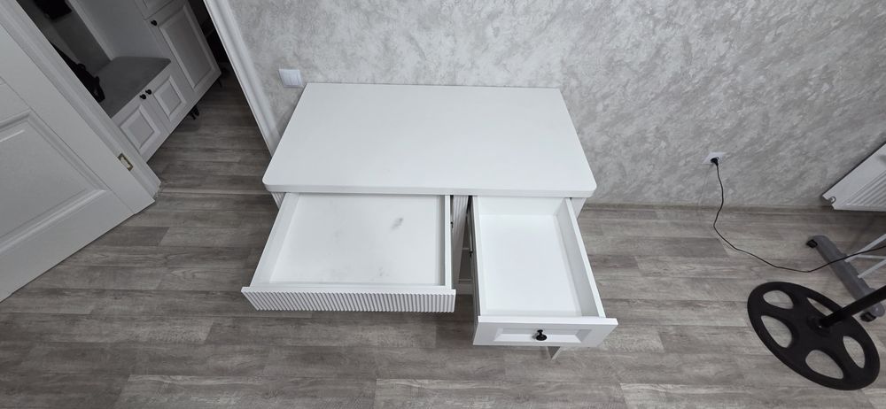 Продам стол б/у.