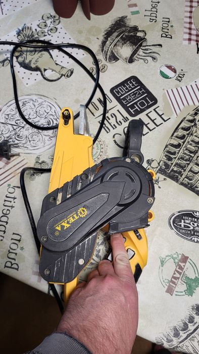 Шлифовальная машинка