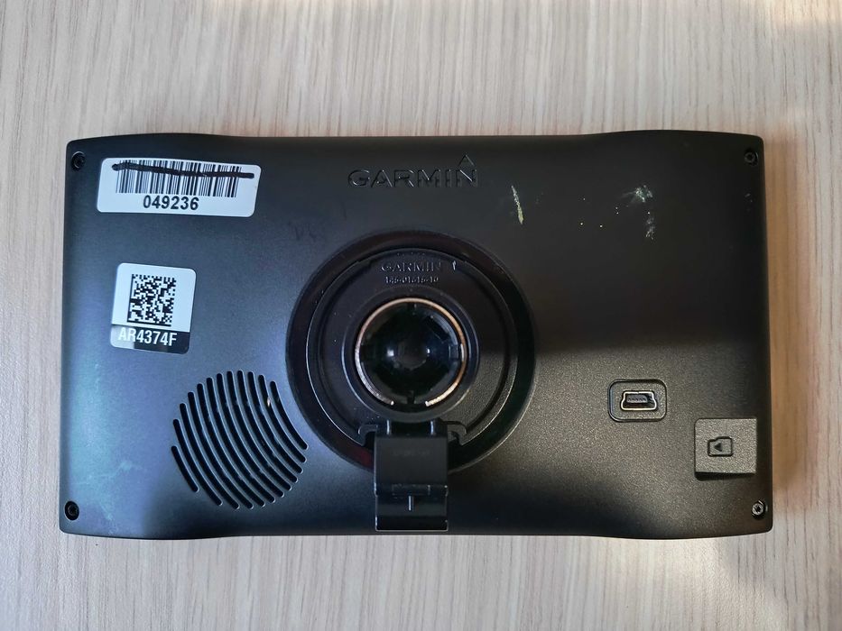 Garmin nuvi 68LM-GPS навигация с безплатни доживотни актуализации