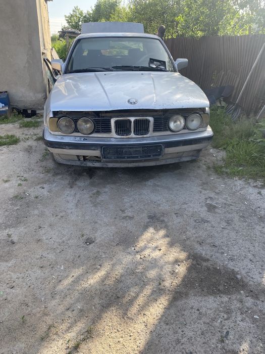 Продам бмв е 34 по запчастям