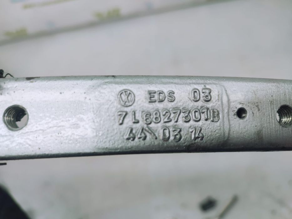 Balama portbagaj 7l6827301b Volkswagen VW Touareg generatia 1 7L  [din 2002 pana  2007]