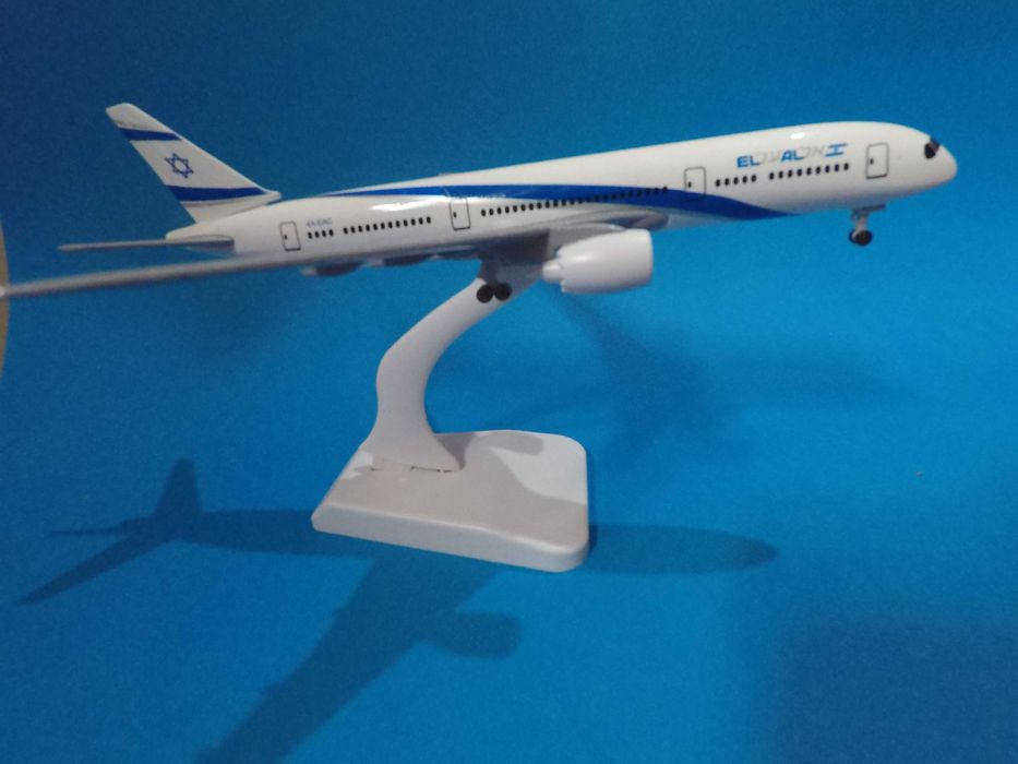 Коллекционный металлический пассажирский самолет с шасси