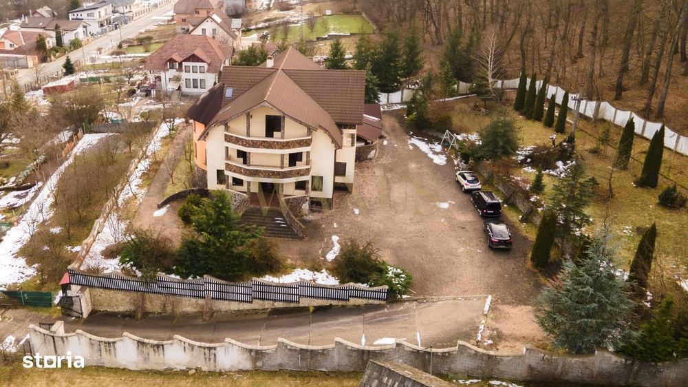 Vila de Lux,35 arii,Valea Ghinzii