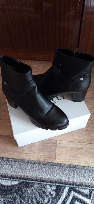 Продам женские полусапожки