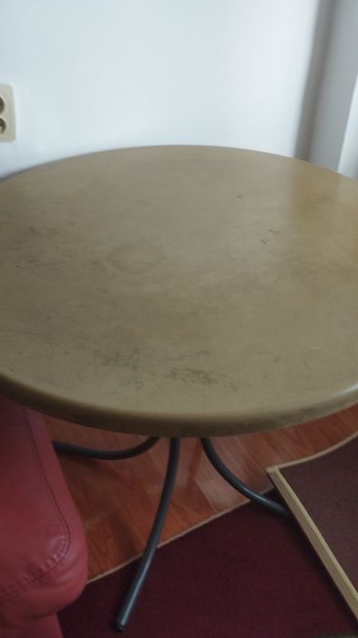 Продам стол круглый
