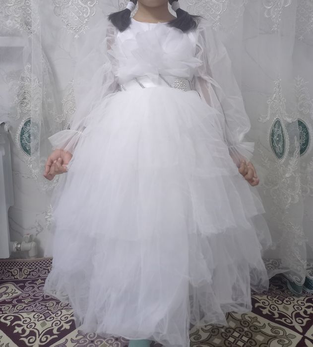 Бальные платье  новые