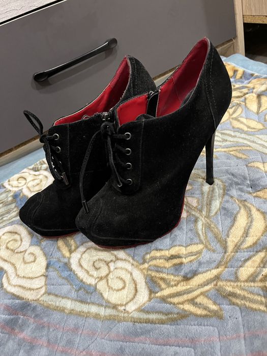 Продам ботинки