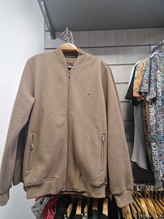 Мъжки торсове и  закачалки