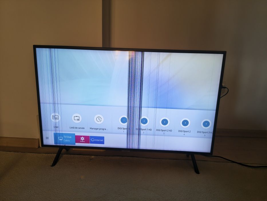 Vând Smart tv  Samsung