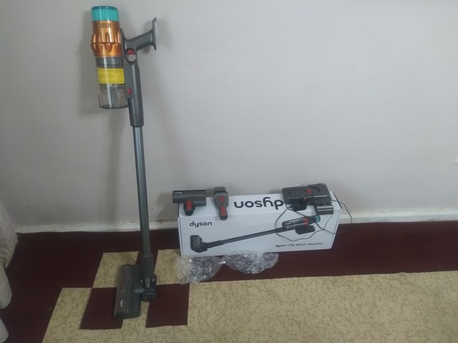 Пылесос Dyson v15s б/у