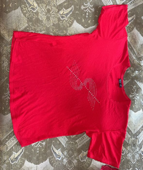 Продаются женские кофточки 48 размер. Очень дешево