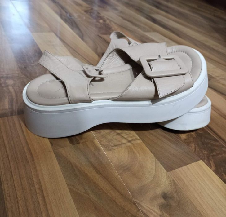 Босоножки на платформе 40 размер