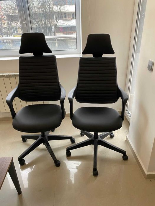 Мебели за офис: бюра, секции, столове