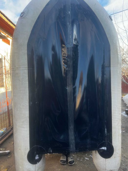 barca gomflabila yamaha 265 s si motor suzuki 2,5 cp