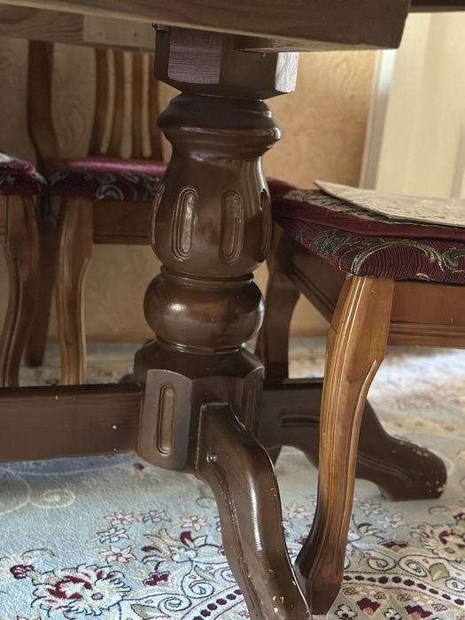 Стол только куринная ножка