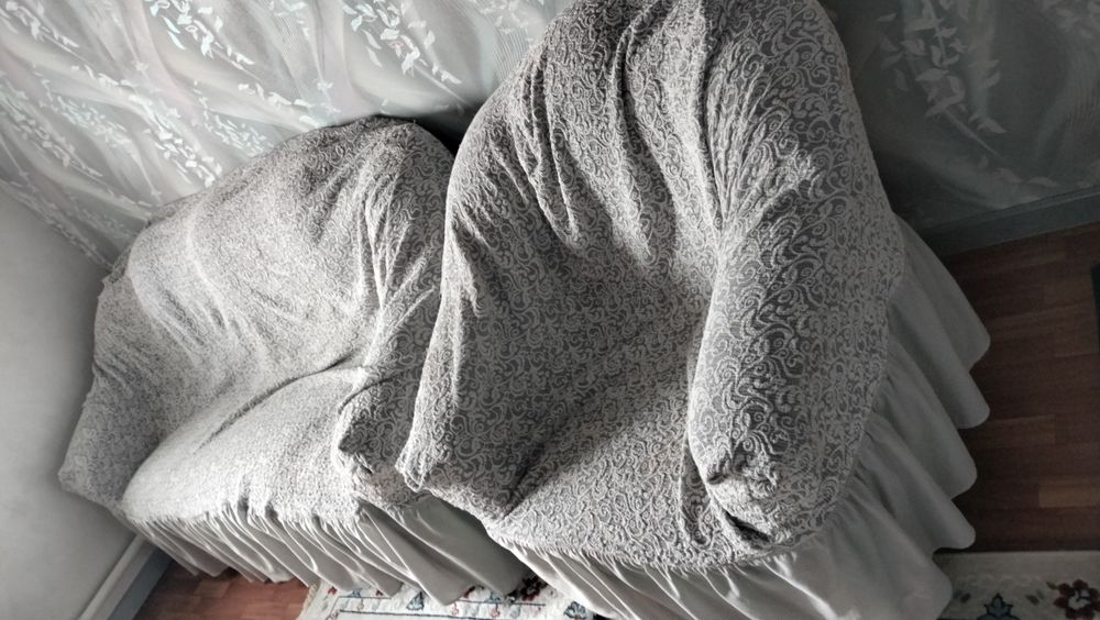 Продам диван с креслами