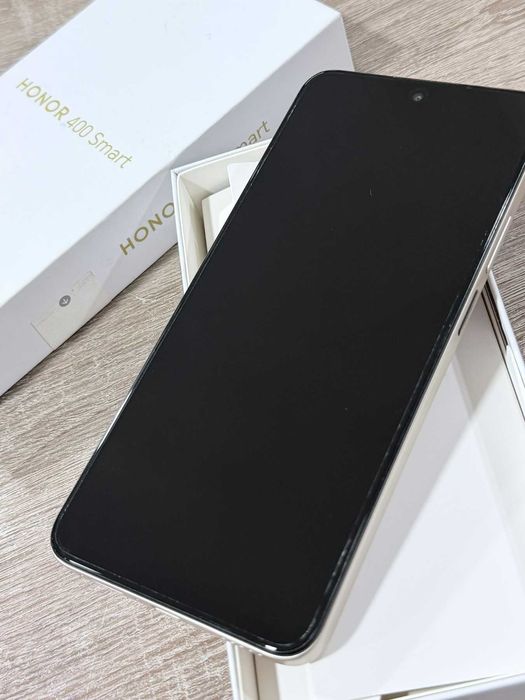 Телефон Honor 400 Smart