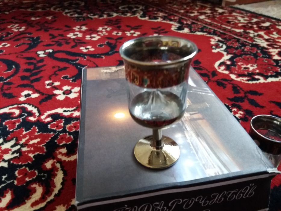 Набор стаканов на ножке