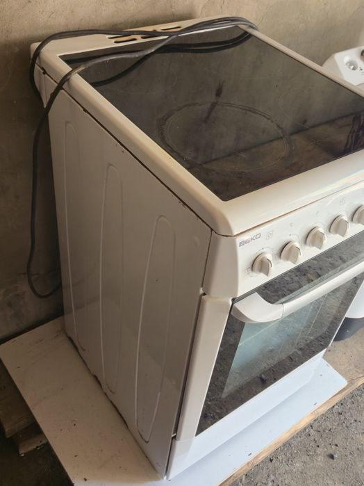 Продам электро плиту