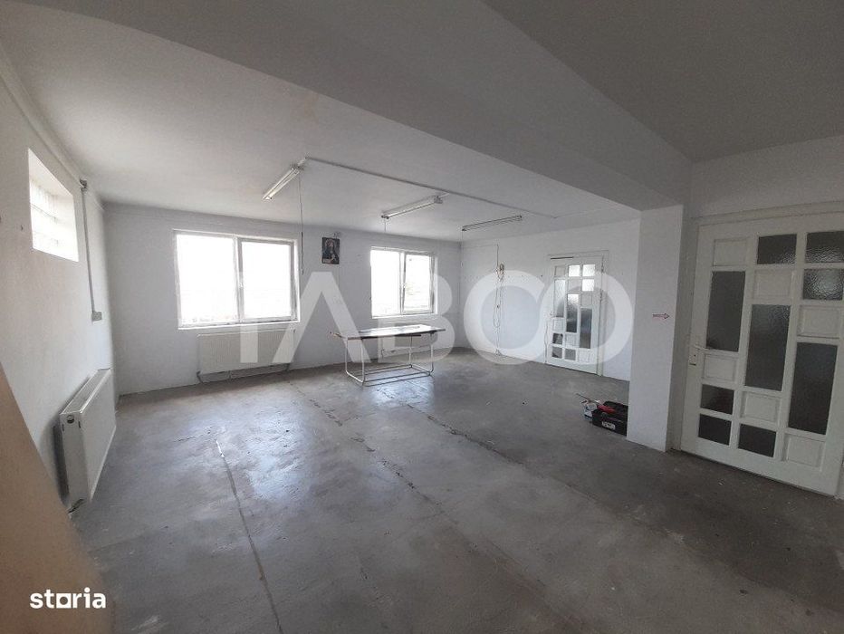 Spatiu comercial 100 mpu CURENT TRIFAZIC locuri parcare Lazaret Sibiu