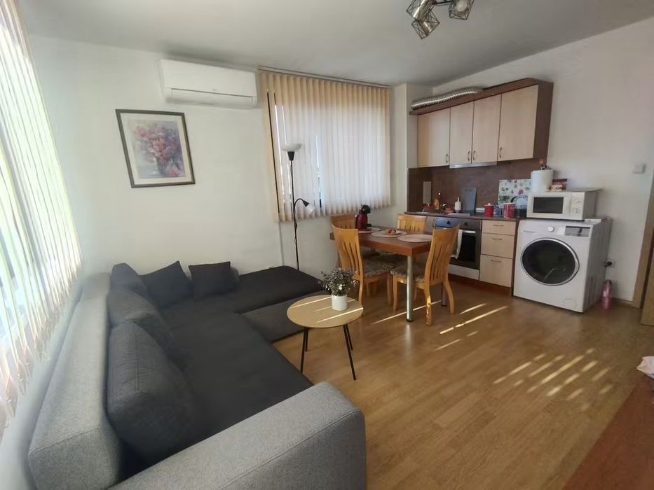 Двустаен до Billa 350 euro