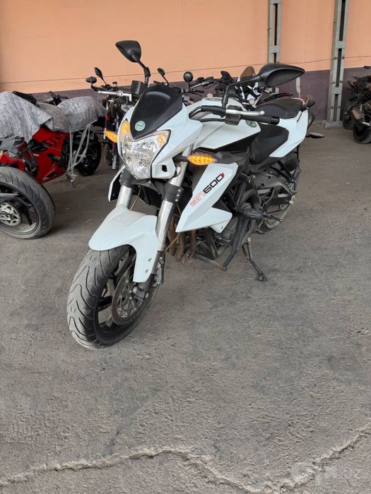 Benelli tnt 600 original