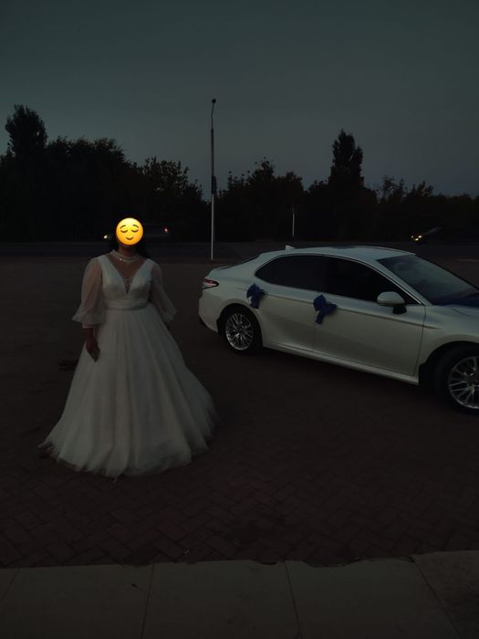 Продам платье очень красивая один раз одевала