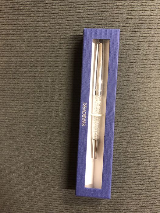 Химикалка Swarovski нова