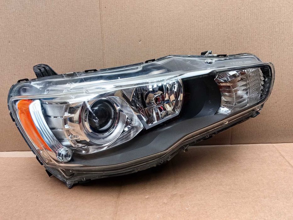 Десен фар за Mitsubishi Outlander 2 Xenon Facelift