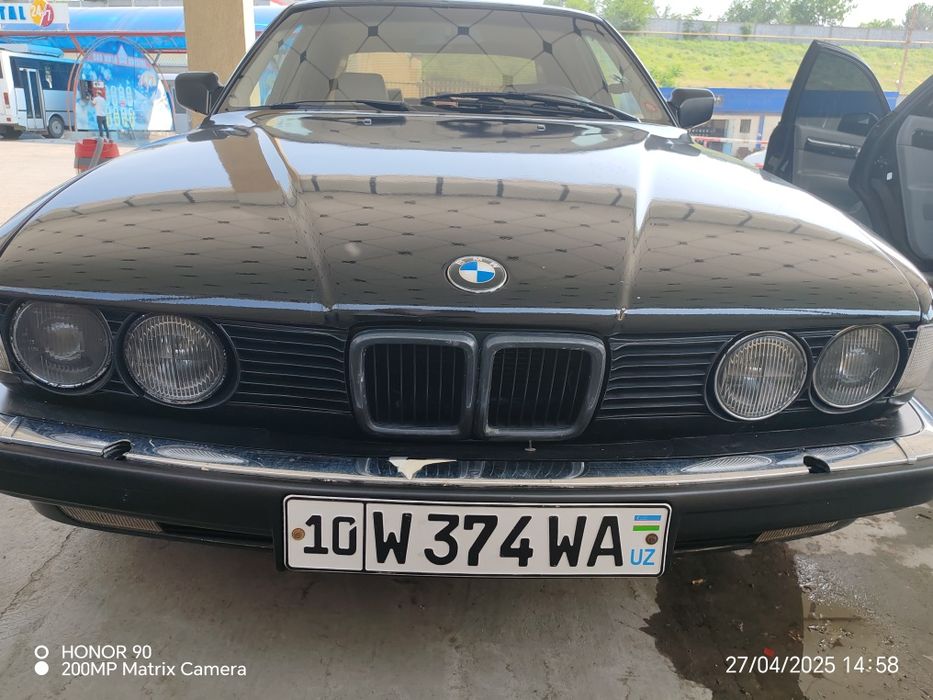 BMW e32 сотилади
