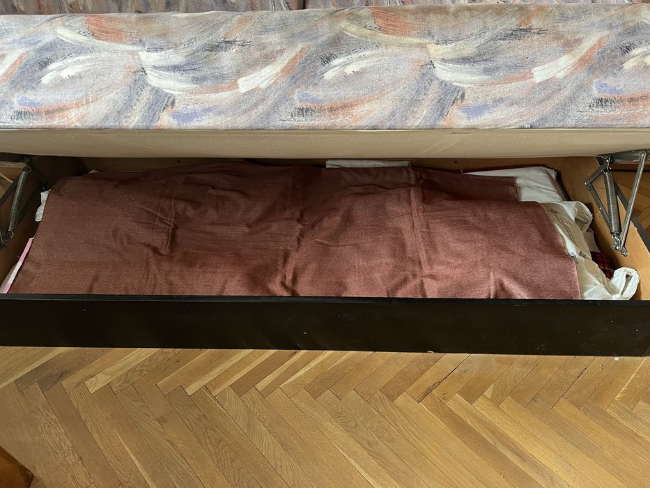 Легло/ диван с повдигащ механизъм 190/90 см