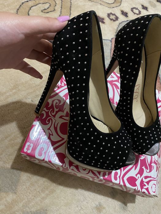 Чисто нови обувки 39 номер