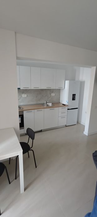 Închiriez garsonieră