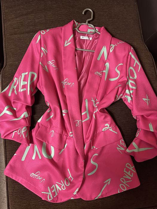 Дамско розово  сако