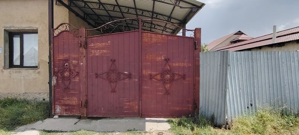 Прадаётся ворота