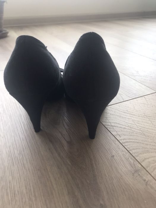 Обувки велур