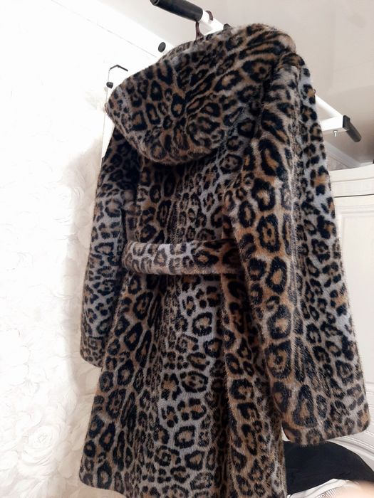 шубка с капюшоном