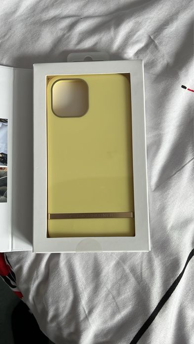 Oferta huse telefoane 360 de buc