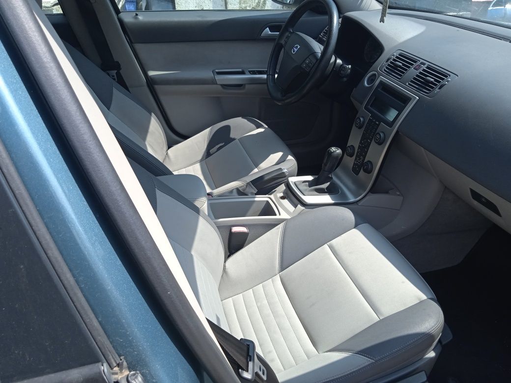 Волво В50 Volvo V50 дизел 2.0 136 коня с. Ивански • OLX.bg